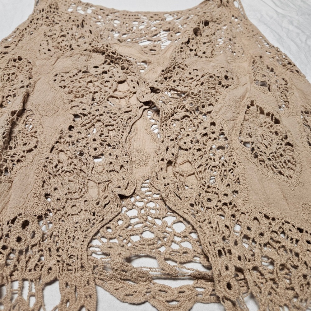 Instie Crochet Lace Vest Womens‎ One Size Tan Boho Festival Handkerchief Hem